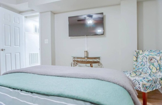 One Bedroom Apartment in heart of ATL
