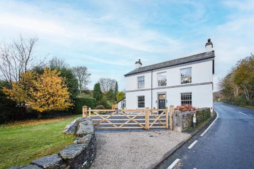 Host & Stay - South View