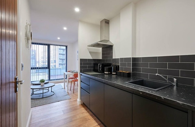 Host & Stay Standard Room, Sevenstay Apartments