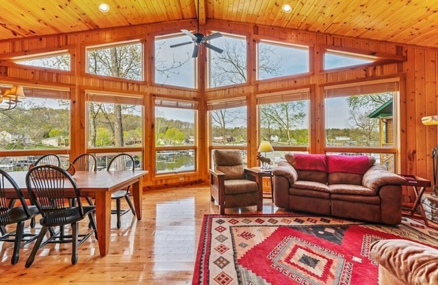 Hot Tub, Fire Pit, Awesome Loft & Amazing Views!