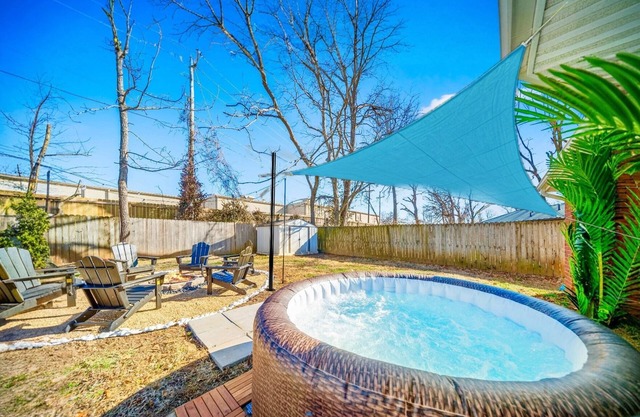 Hot Tub/Gameroom/Firepit/ Coler MTB - Downtown