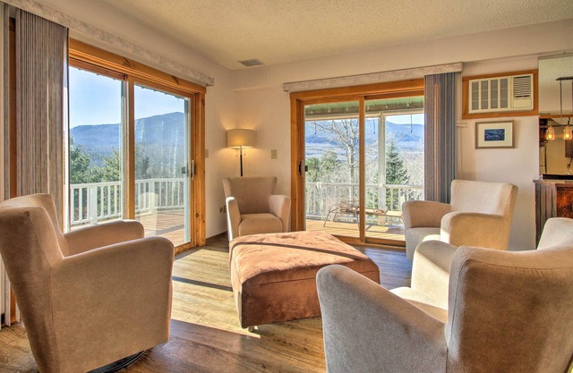 Condo w / Hot Tub, Mins to Story Land y Cranmore!