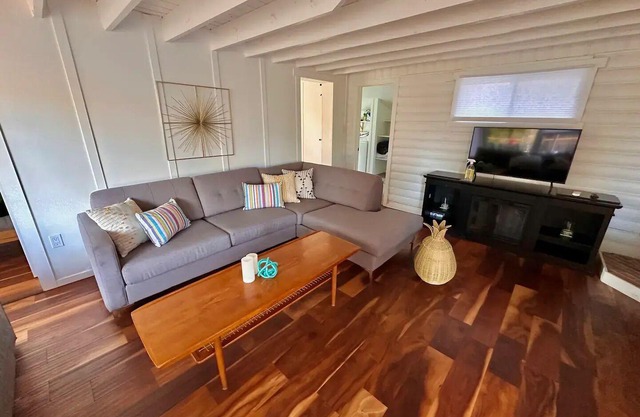 Hot tub & sauna Charming Cottage in Minden