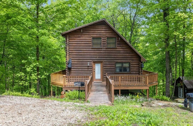 Hot Tub & WiFi - Family Cabin - Birdsong - Red River Gorge, Kentucky!