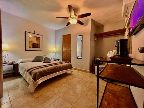 Hotel 305