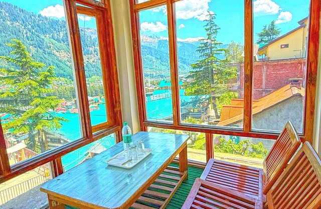 Hotel Alpine Manali