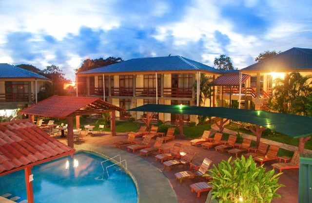 Hotel Amapola Resort