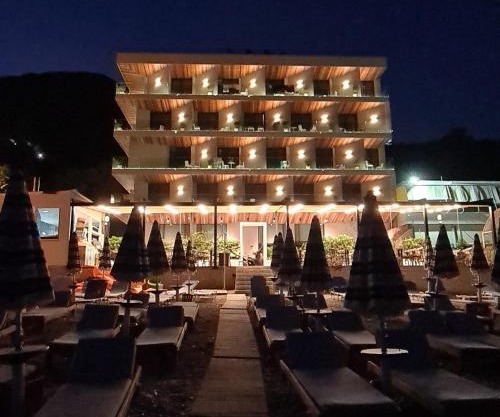 Hotel Aross