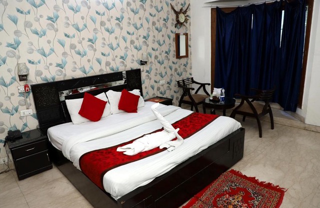 Hotel Ashray Noida