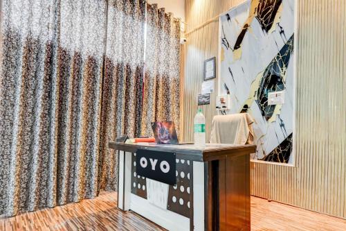 Hotel O Flagship Siddharth Hotel Yamuna Vihar C Block Stand