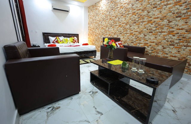 Hotel Rajani Bareilly AC Room