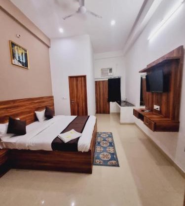 Hotel Rama International Ac Rooms Free Wifi Free Pick Up From Railway Station