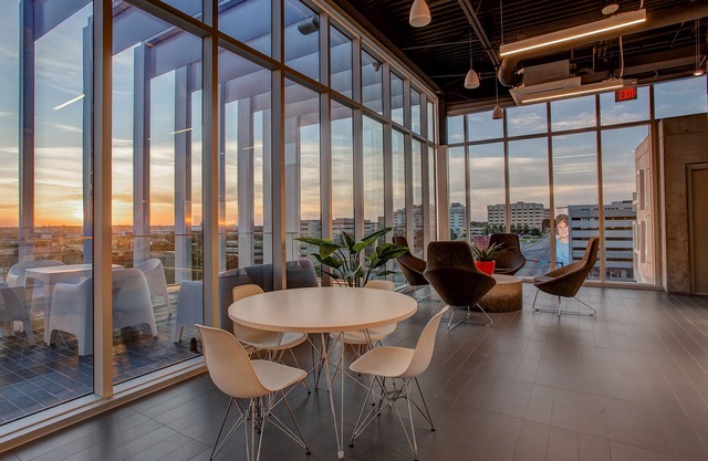 Hotel Revel