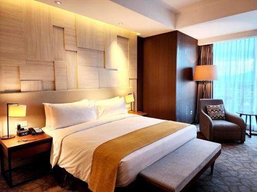 Hotel Royal-INN Near Railway Station with Best Price