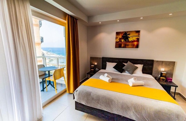 Hotel Shoreline