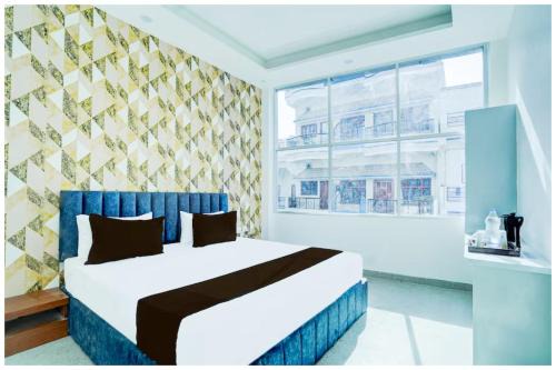 Hotel Siꓓꓓhi Vinayaka Inn Varanshi - Near Kashi Vishwanath Temple and Ganga Ghat with Fully Air Conditioned -Wi-fi #Restaurant #Parking - A Luxury Hotel In Varanasi
