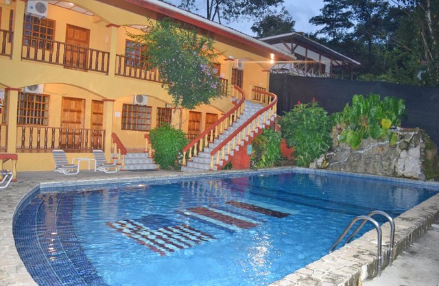 Hotel Tres Banderas