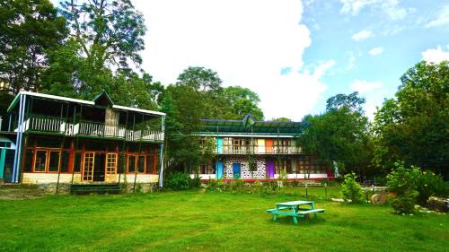Hotel YAN Residency Naukuchiatal Bhimtal