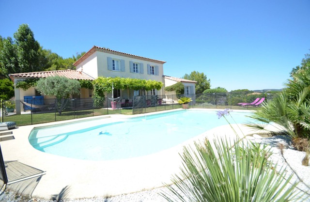 Casa de 190 m2, cerca de MONTPELLIER y playas, piscina, vista dominante, tranquila