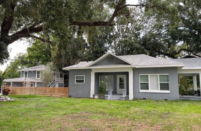 House 2 Bedrooms /2 full bathrooms Downtown Winter Garden