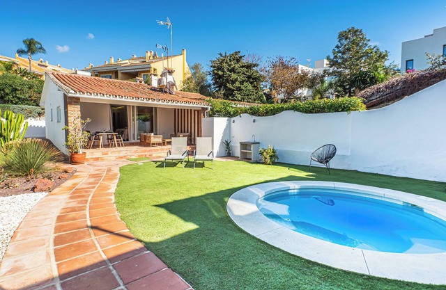 Casa a 80 m de la playa, jardín, piscina, barbacoa y Wifi Ideal para familias