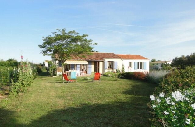 Bungalow Casa con jardín y terraza, propiedad de 1100m2, 8 personas,