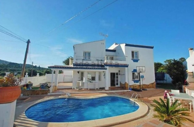 House Famara,in Malaga for family and friends pool