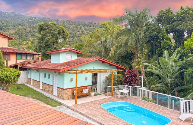 Casa en Ilhabela con vistas al verde