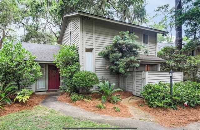 House in Sea Pines w Parking, Bikes, Trail, Fire Pit, BBQ Grill