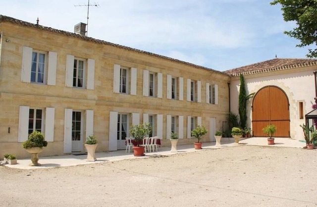 House "La demeure de Bayard" for 10 people 7km from Saint Emilion