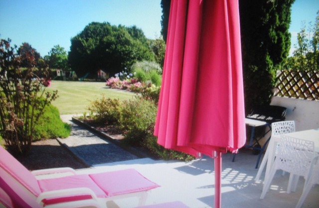 House N° 2-- Tt Cft, 3*.WiFi Free. Private terrace, Swimming pool 28°, Tennis court