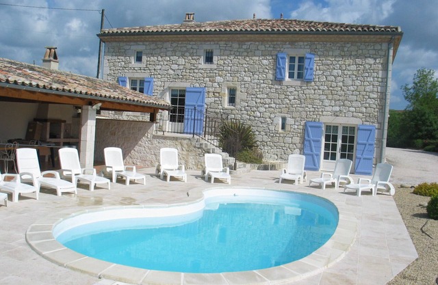 Casa de carácter, 8-10 pers., Piscina privada, excelentes vistas, equipar. discapacitado