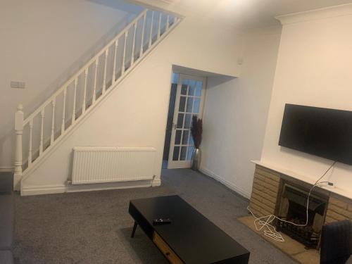 House - Sleeps 3 & free parking