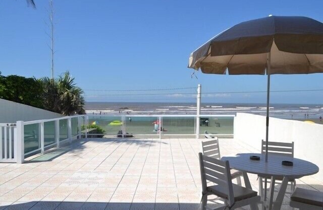 House with 4 bedrooms for up to 16 people facing the sea - Dream Beach