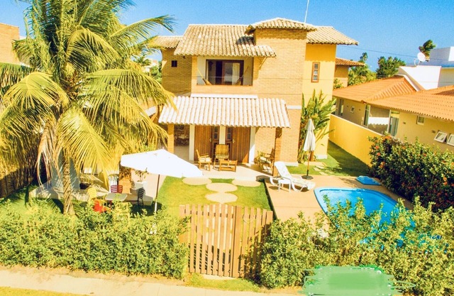 Excelente casa con piscina, cond. cerrado a pocos metros de la playa y el hibisco