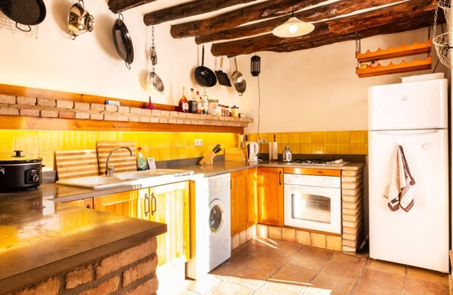 Casa con piscina privada y estilo andaluz