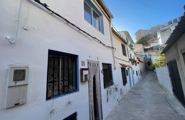 Casa con terraza y vistas. A estrenar en plena naturaleza