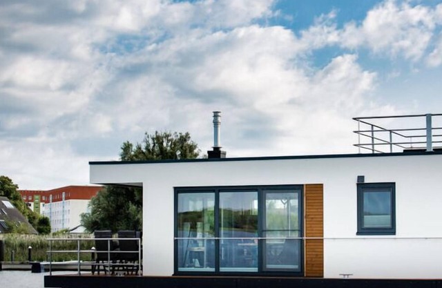 Houseboat in Ribnitz Damgarten