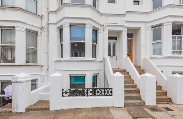 Hove Actually House | By My Getaways
