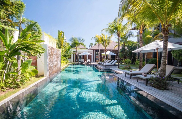 Luxury 6 Bedroom Villa with Private Pool, Bali Villa 2040