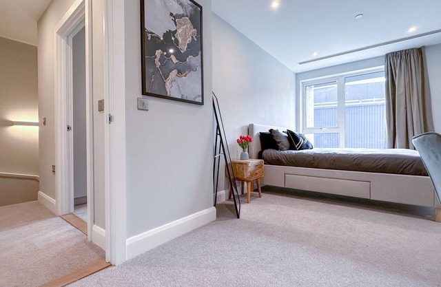 Huge 3bath 2bedroom Family Home