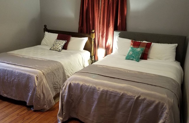 Huge Spacious Pet Friendly 4.5miles to Duke Hospital