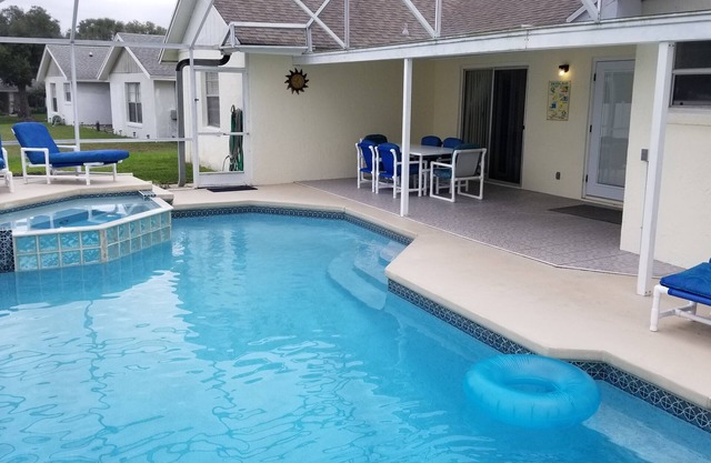 NUEVAS TARIFAS BAJAS 4BR 2BA PISCINA SPA SALA DE JUEGOS TV LCD ¡WI-FI GRATUITO!