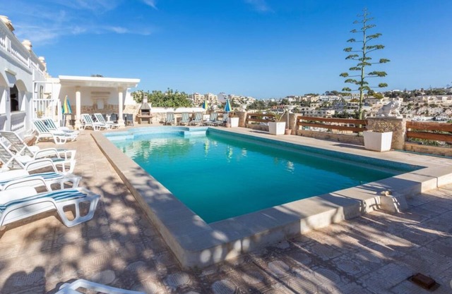 Huge Villa with Pool, BBQ and Spectacular Views