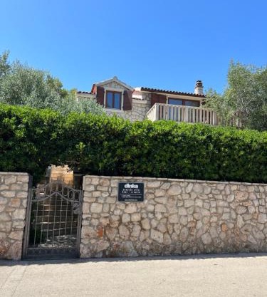 @Hvar Island Seaside Villa (1st row at seaside)