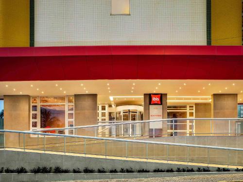 ibis Macae