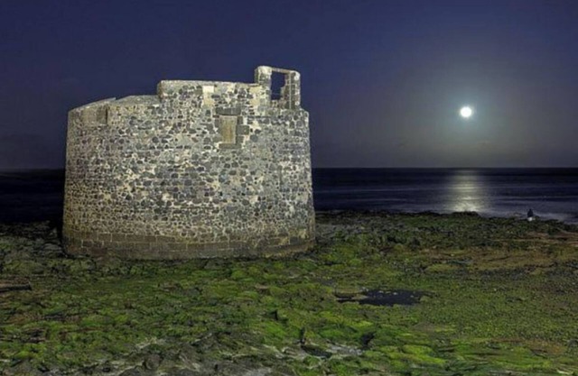 Ideal para familias y grupos. Espaciosa y preciosa vivienda sobre el mar. Relax