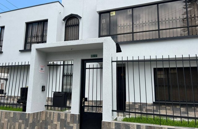 CASA FAMILIAR IDEAL, CERCA DEL AEROPUERTO