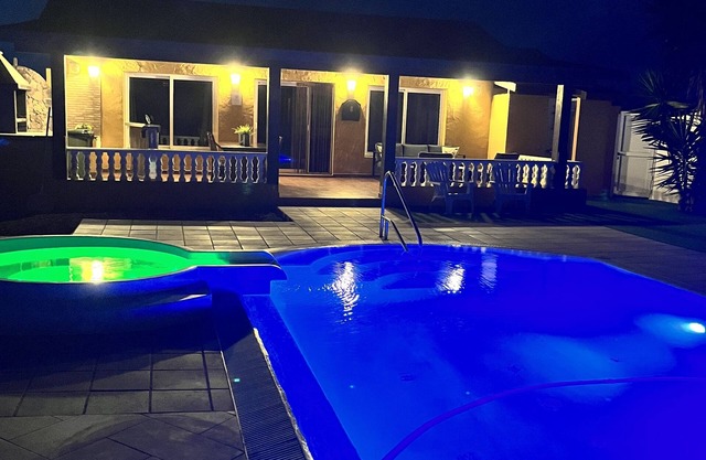 chalet ideal para el descanso,con piscina y jacuzzi,buenas vistas a las montañas