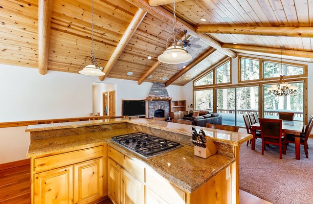 Idyllic nature oasis with water views, patio & fireplace - near skiing